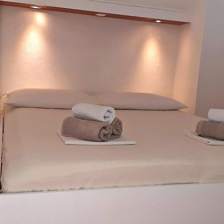 Apartments Villa Bonaca Baška Voda Szoba fotó