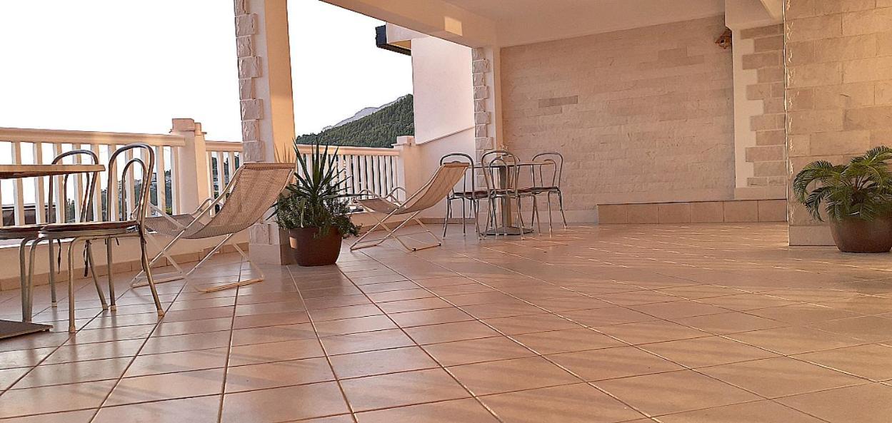 Apartments Villa Bonaca Baška Voda Szoba fotó