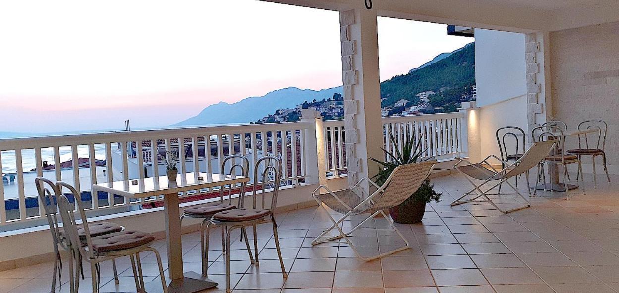 Apartments Villa Bonaca Baška Voda Szoba fotó