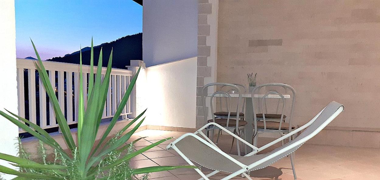 Apartments Villa Bonaca Baška Voda Szoba fotó
