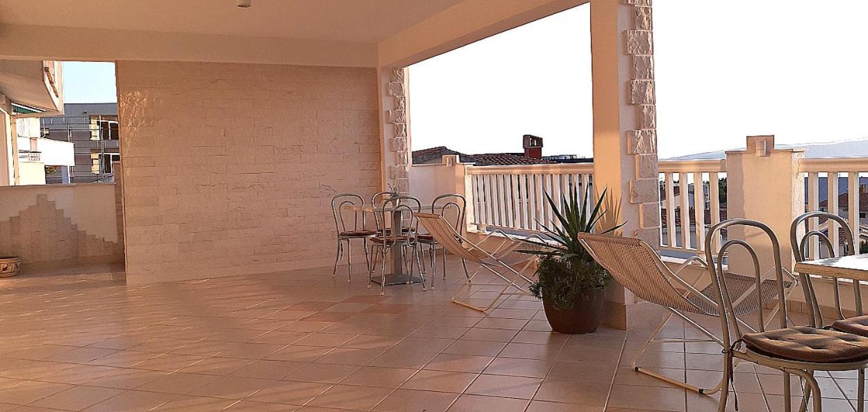 Apartments Villa Bonaca Baška Voda Szoba fotó