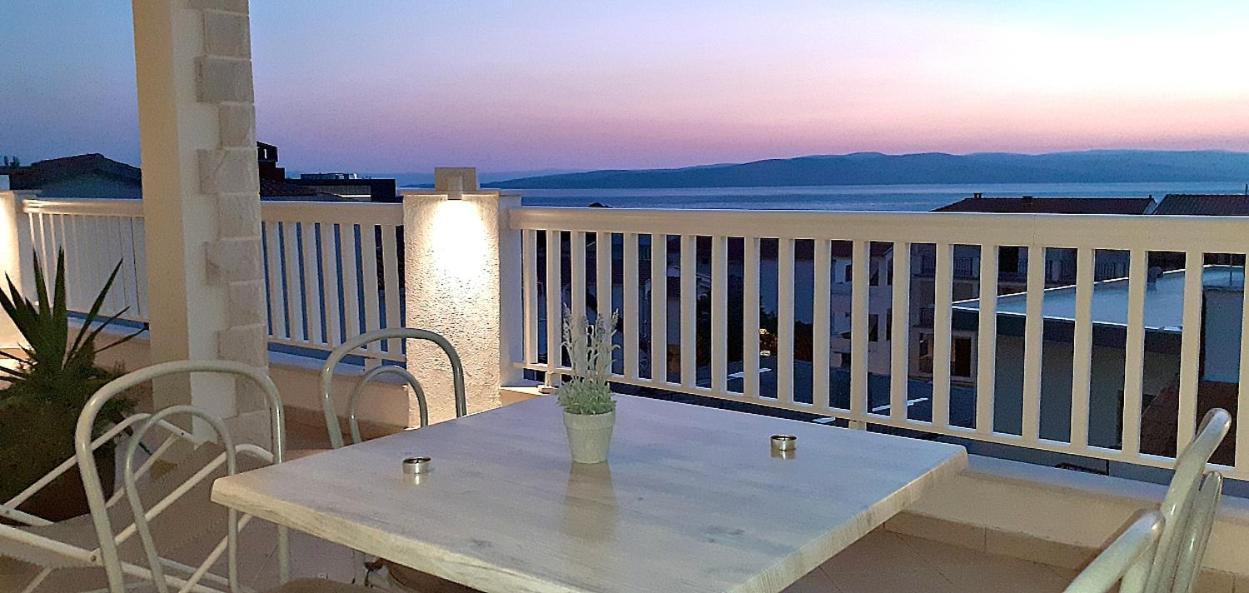 Apartments Villa Bonaca Baška Voda Szoba fotó