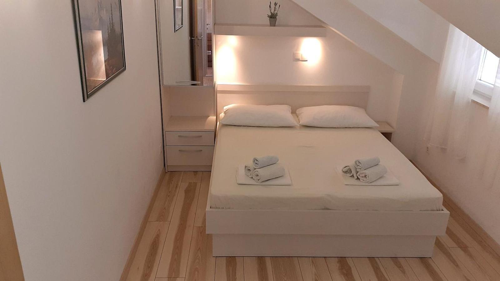 Apartments Villa Bonaca Baška Voda Szoba fotó