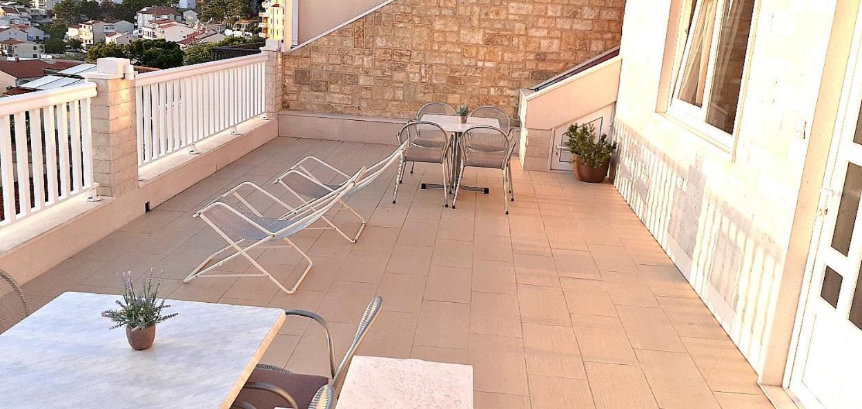 Apartments Villa Bonaca Baška Voda Kültér fotó